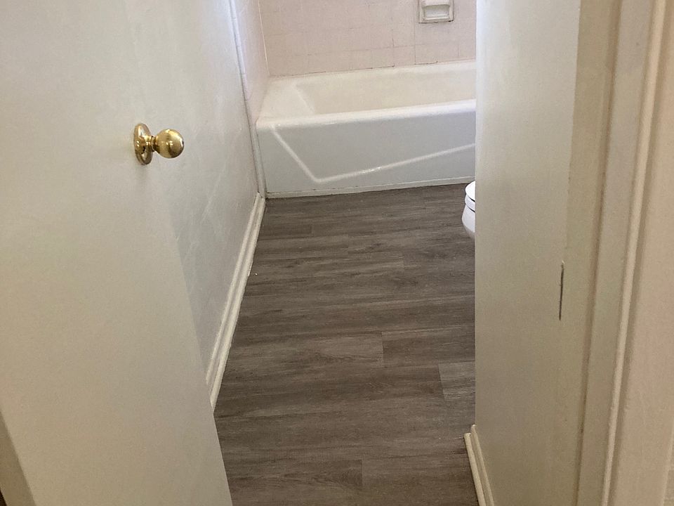 1st image of 924 E Central Ave APT F