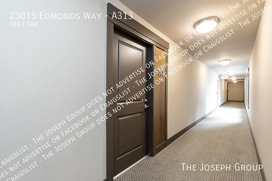 Serene 2-Bed Condo in Edmonds! — Photo 2