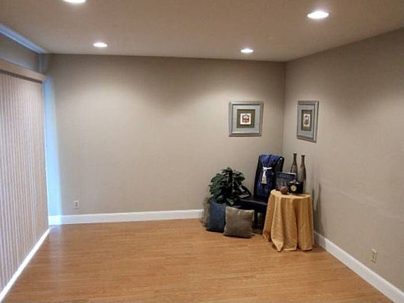 Living Room (View 2)