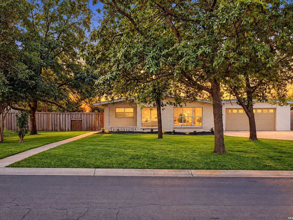 1st image of 100 Riviera Dr