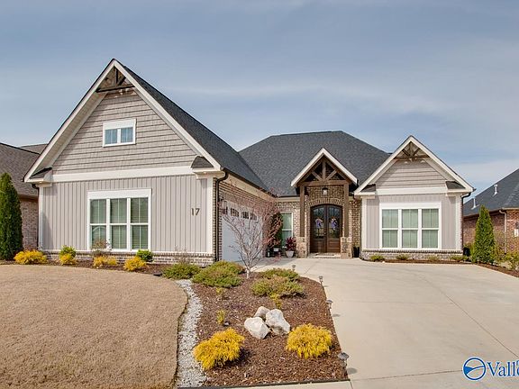 2nd image of 17 Cobbs Cove Way SE