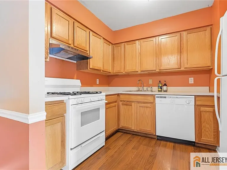 138 Orlando St #138 — Photo 10