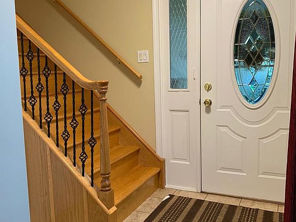 4th image of 4 W Pebble Ct APT A