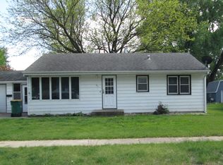 411 4th St SW, Britt, IA 50423