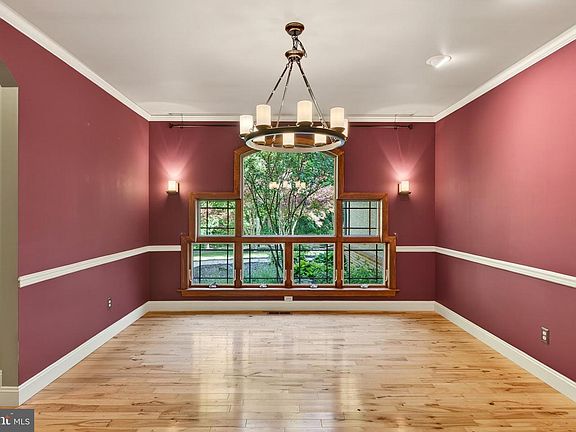3rd image of 593 Gerloff Rd