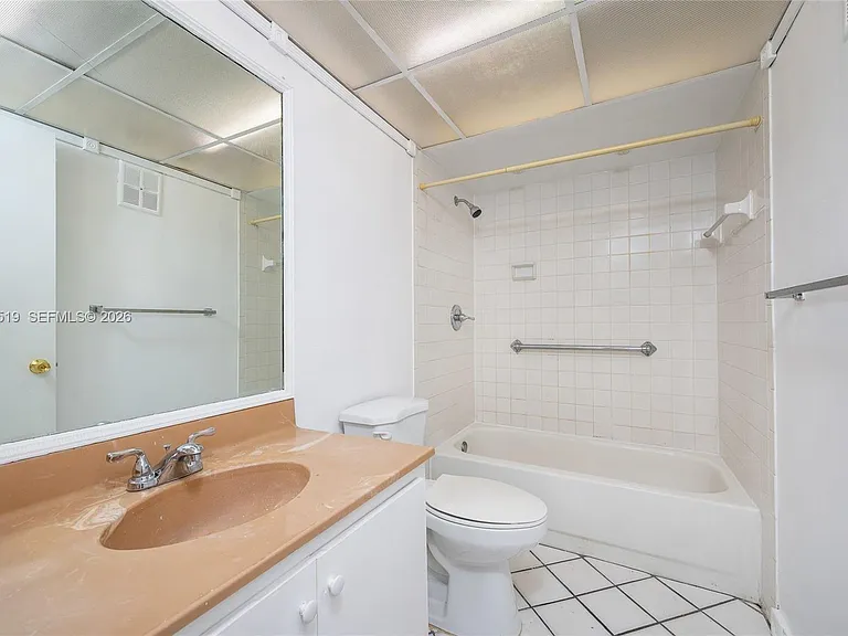 1220 SW 131st Place Cir W #1220 — Photo 14