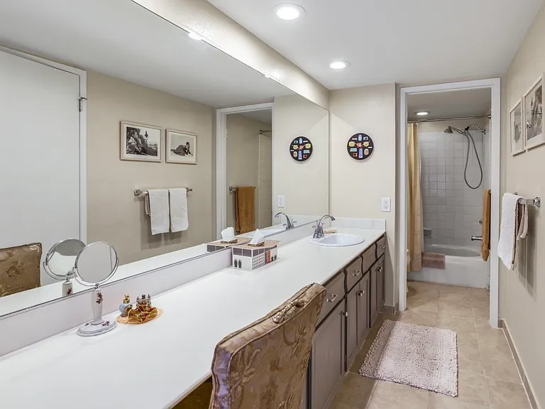 1050 E Ramon Rd #0 — Photo 10