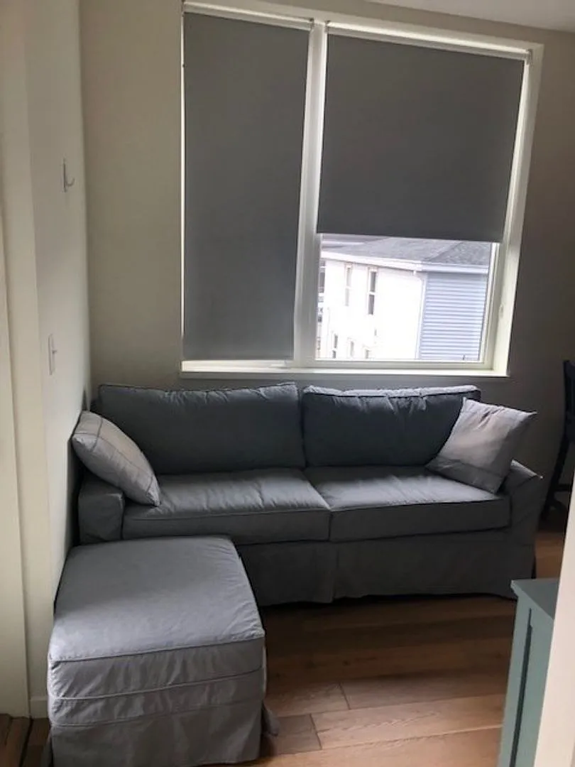 1BR/1BA Available Now!! Partially Furnished - Great Portland Location!! — Photo 4