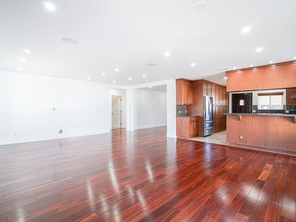 1st image of 2759 Coolidge Ave