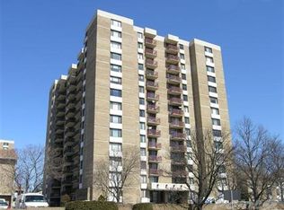 118 Monroe St #70, Rockville, MD 20850
