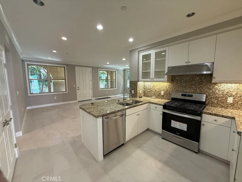 Building Photo - 122 Overbrook