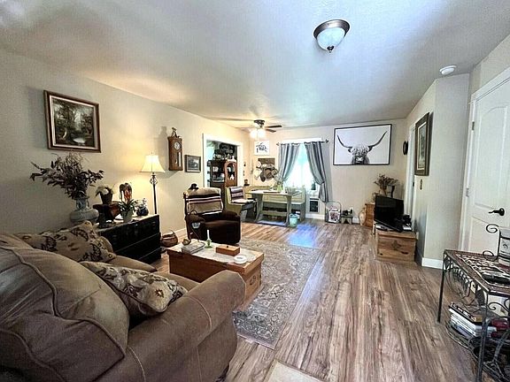 4th image of 556 Dolomite Rd