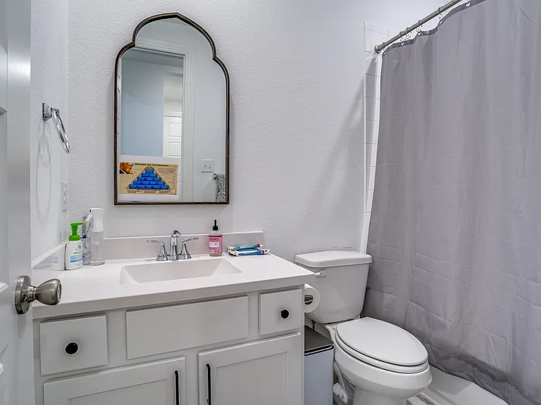 1308 Bluebonnet Ln — Photo 23