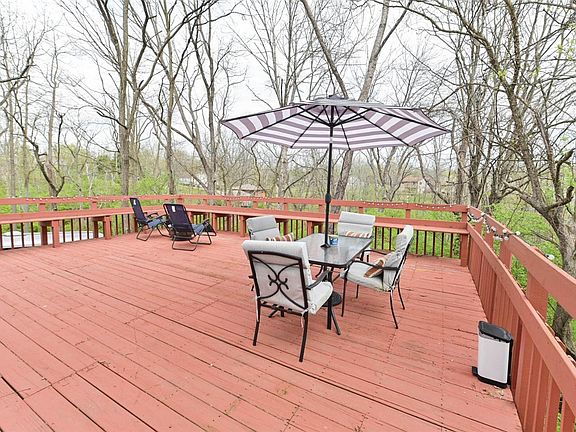 3rd image of 888 Beechwood Cir