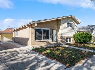30 51st Ave, Bellwood, IL 60104