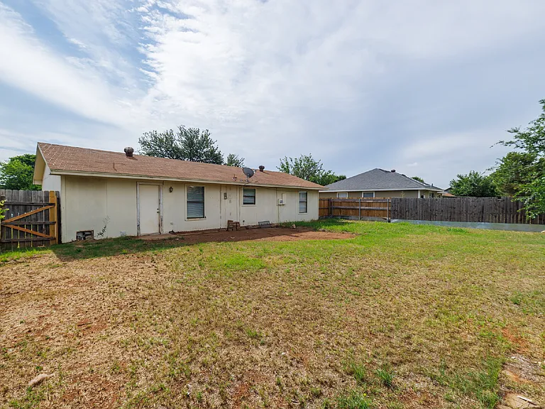 3874 Georgetown Dr — Photo 22