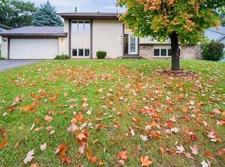 1716 140th St W, Burnsville, MN 55337