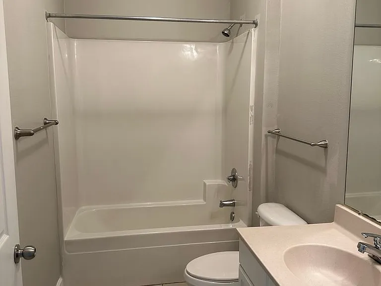 450 Park Ave #104 — Photo 8