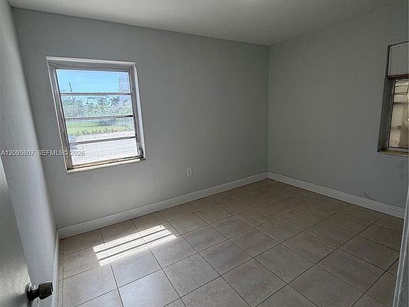 5th image of 561 SW 7th St #1
