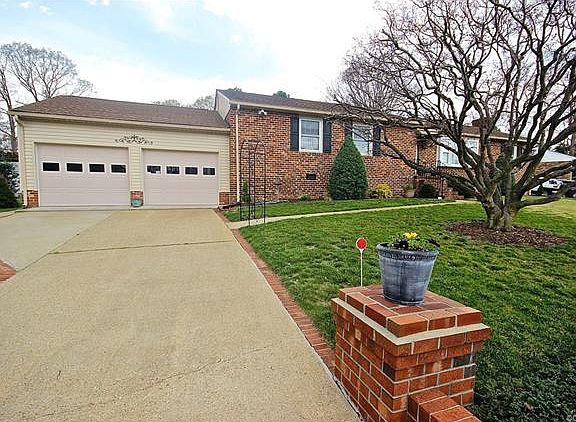 2nd image of 6416 Lakeway Dr