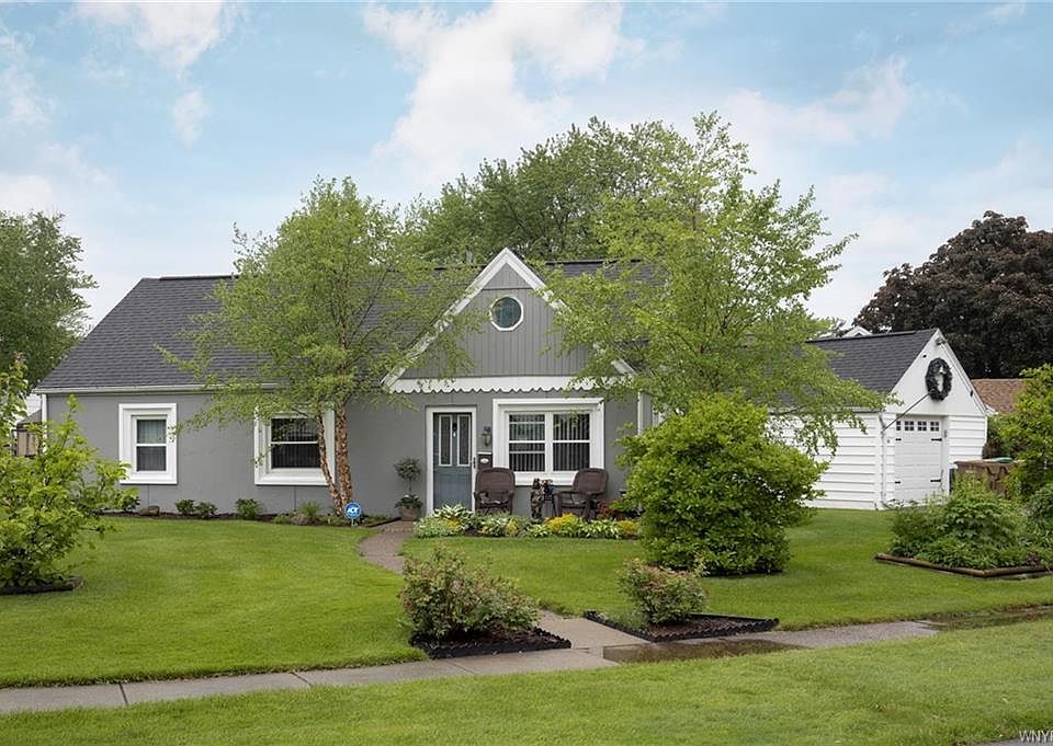 1st image of 81 Chardon Dr