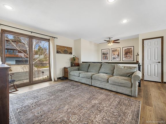 5th image of 1685 Edward Dr