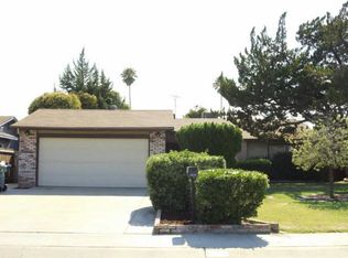 1727 S Noyes St, Visalia, CA 93291