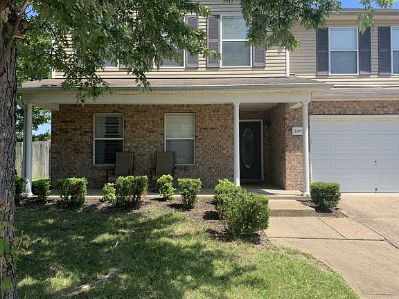 2nd image of 2102 Carlton Ln
