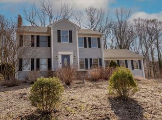 358 N Country Rd, East Setauket, NY 11733