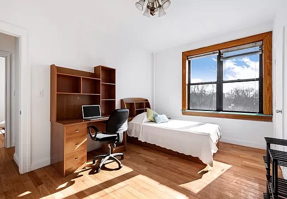 5th image of 2440 Amsterdam Ave APT 2G