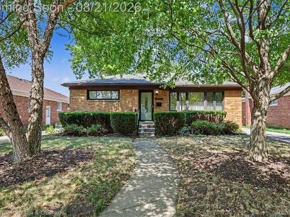 26826 Student, Redford, MI 48239