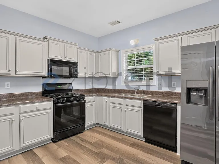 118 Meeting Place Rd — Photo 13