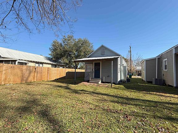 5th image of 921 4th St