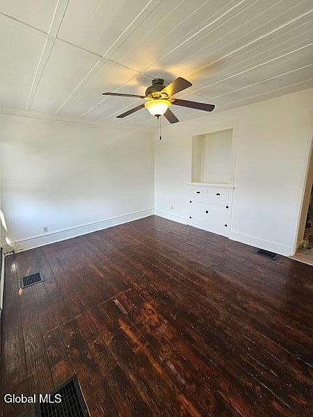 4th image of 208 10th Street