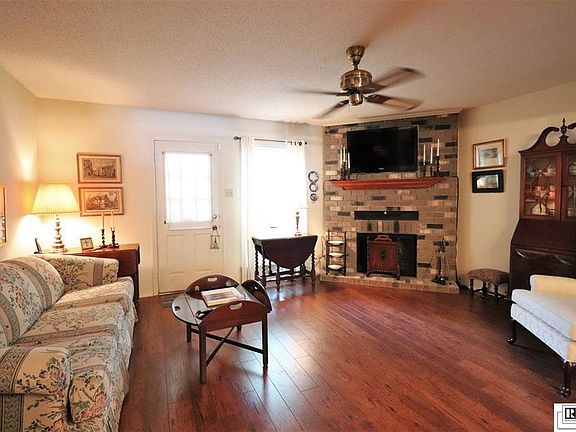 5th image of 1800 Woodhaven Dr Unit C