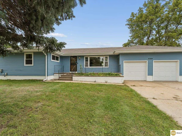 909 Jewell Rd, Bellevue, NE 68005