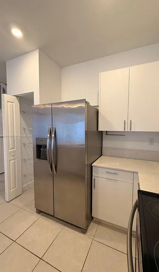 3 bed, 2.5 bath, 1393 sqft, $2,650 — Photo 4