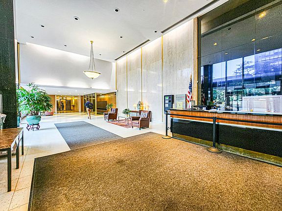 3rd image of 5701 N Sheridan Rd APT 3H