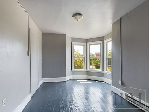3rd image of 1300 State St APT 3