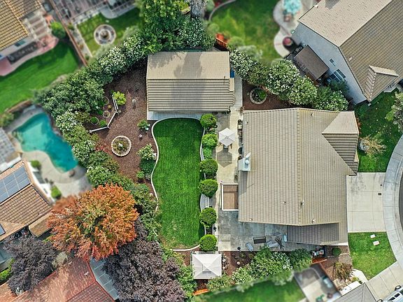 2nd image of 10144 River Park Cir