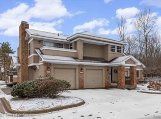 6622 Fieldstone Ct, West Bloomfield, MI