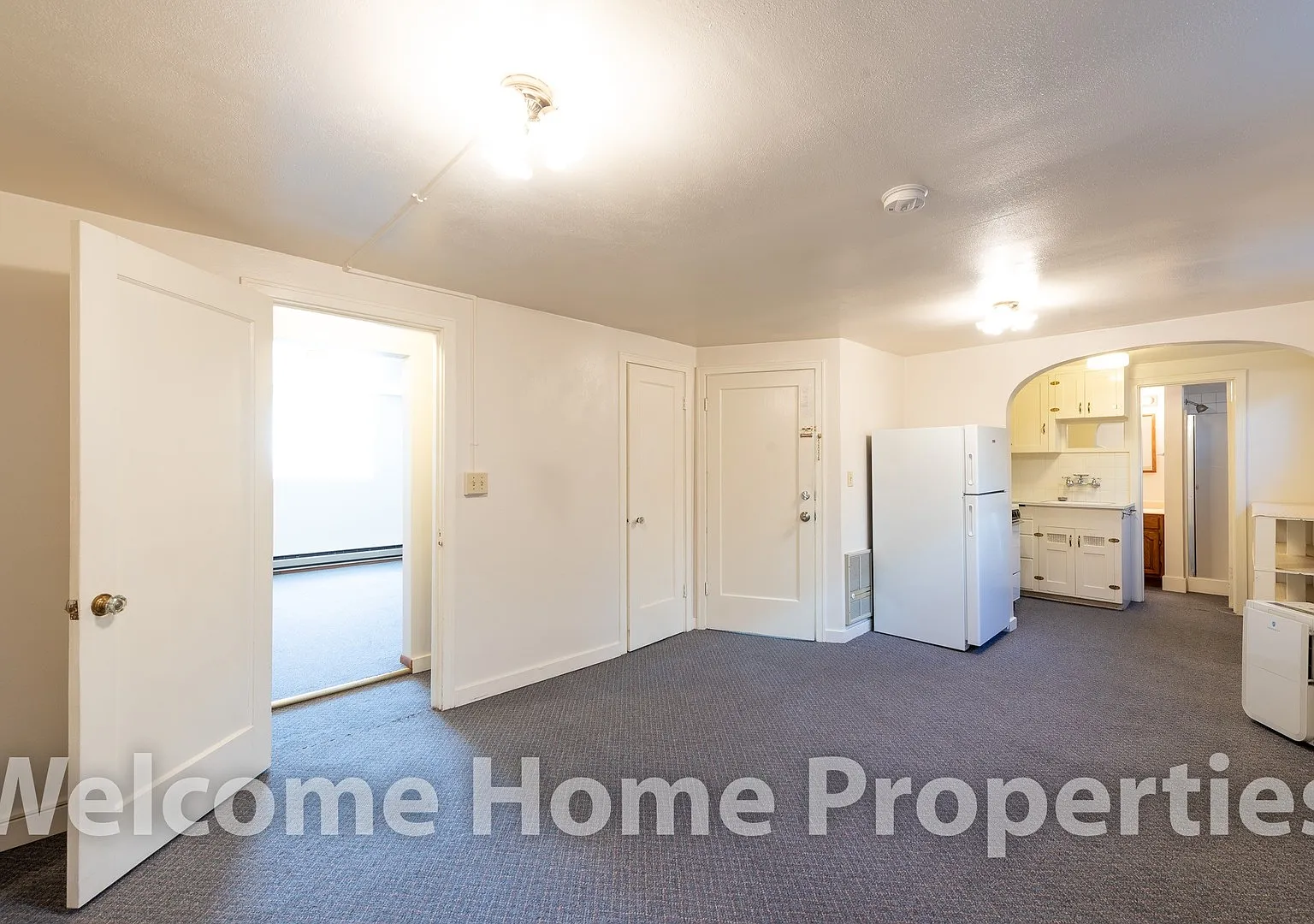 512 S College Ave — Photo 1