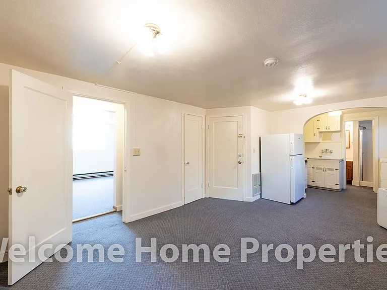 512 S College Ave — Photo 1