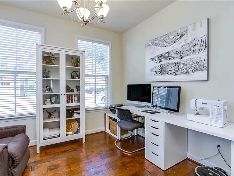 1012 Marble Walke Way — Photo 4