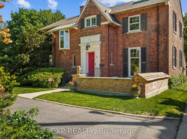 15 Trafalgar St, Saint Catharines, ON L2R 3L9