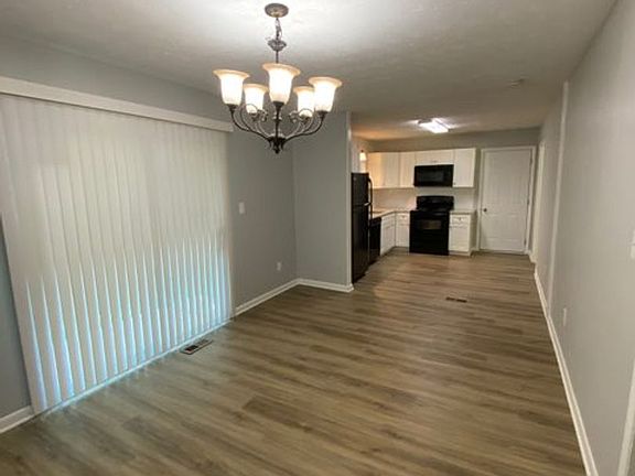 4th image of 3063 Sasanqua Ln SW