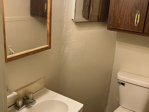 4th image of 510 Cass Ave #4