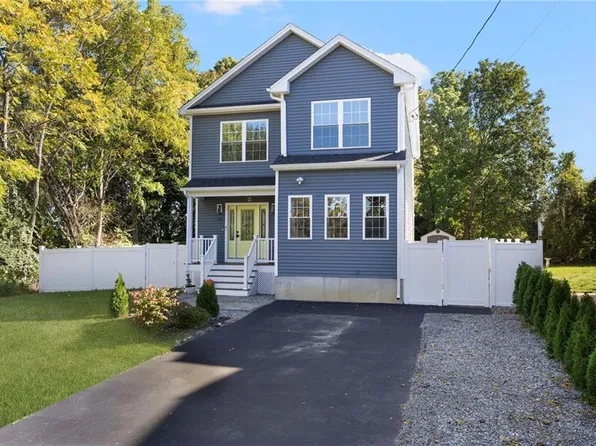 60 Harmony St, Cranston, RI 02920