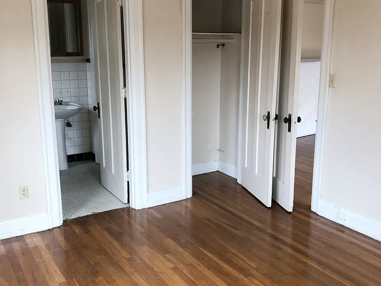 1 & 2 Bedroom Apartments in Downtown Indianapolis - Meridian Plaza Awaits You! — Photo 7