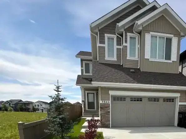 9846 225a St NW #1A, Edmonton, AB T5T 7R7